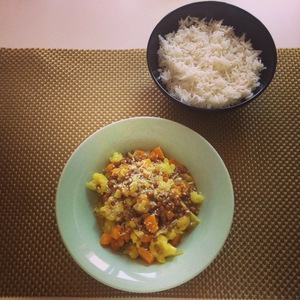 Curry de lentejas con coliflor y calabaza