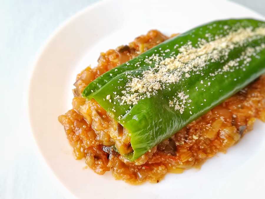 Pimiento relleno de amaranto y verduras