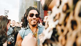 Lenny Kravitz atribuye a su dieta vegana el mantenerlo saludable y joven a los 56 años