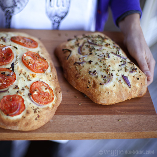 Focaccia de cebolla roja y ajo 