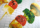 Brochetas de tofu y verduras