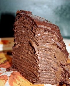 Torre de creps de chocolate y mousse