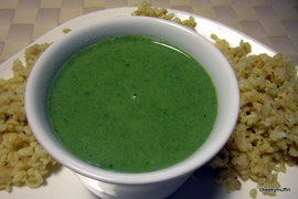 Sopa de borraja con un toque de cilantro