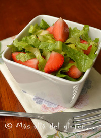 Ensalada verde con fresas 