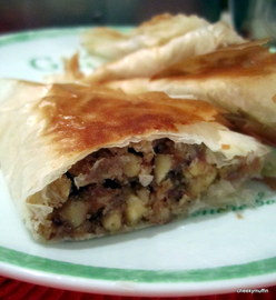 Triángulos de piñones, almendras y nueces