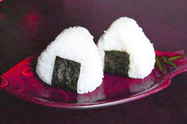 Bolas de arroz onigiri