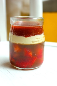 Fresas en gel con crema de tofu