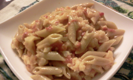 Pasta Corta con Coliflor y Tomate