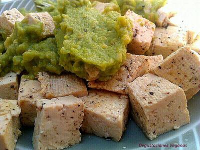 Tofu con aguacate