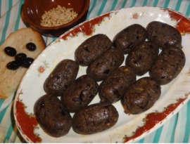 Morcilla de cebolla y piñones 