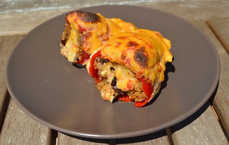 Pimientos rellenos de tofu con algas y quinoa 