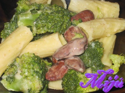 Pasta con brocoli y almendras