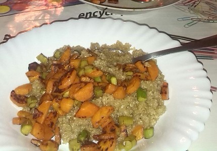 Quinoa con zanahoria y espárragos