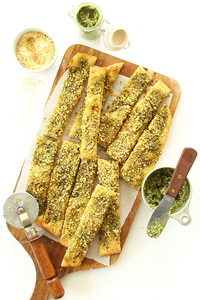 Palitos de pan al pesto 