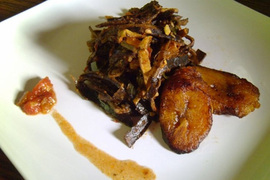 Carne mechada de concha de plátano (pabellón vegano)