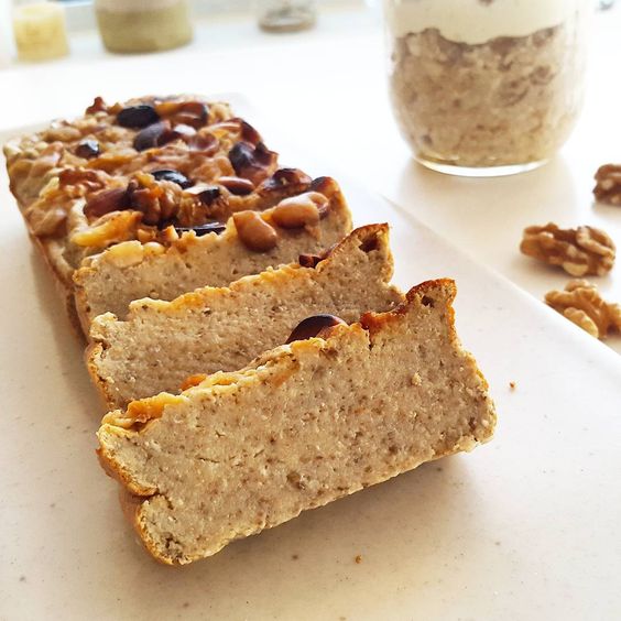 Budín de avena, manzanas y frutas secas