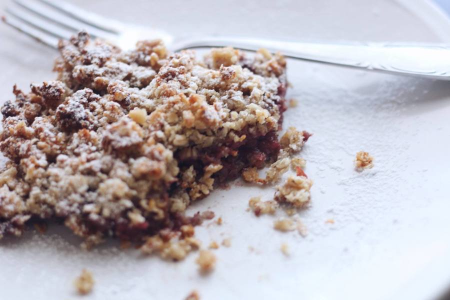 Crumble de frambuesas y frutillas