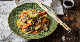 Ñoquis de arroz chino con verduras, shitake y almendras