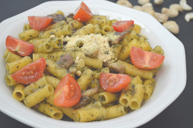 Sedanis de maíz con champiñones al pesto de anacardos