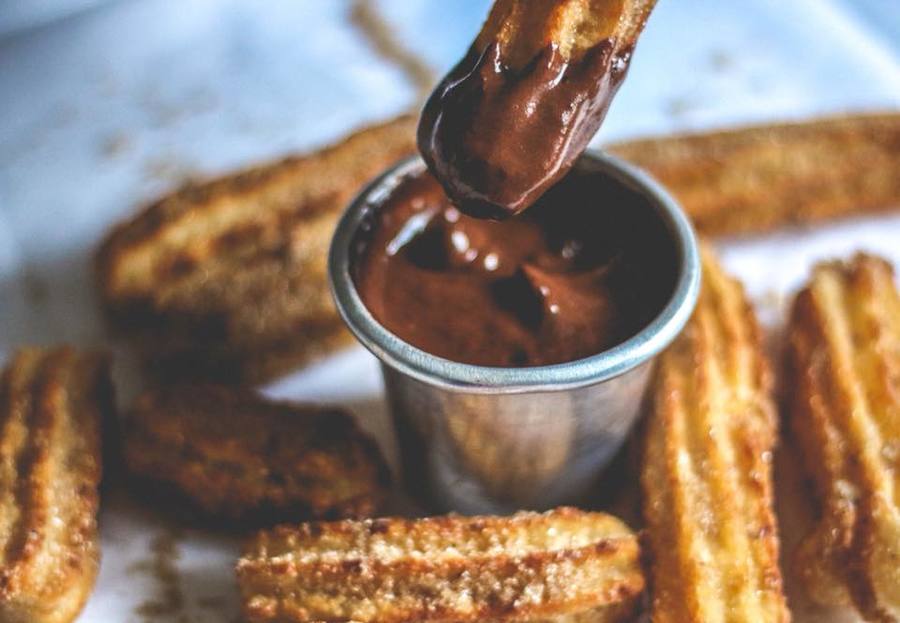 ¡churros con chocolate!