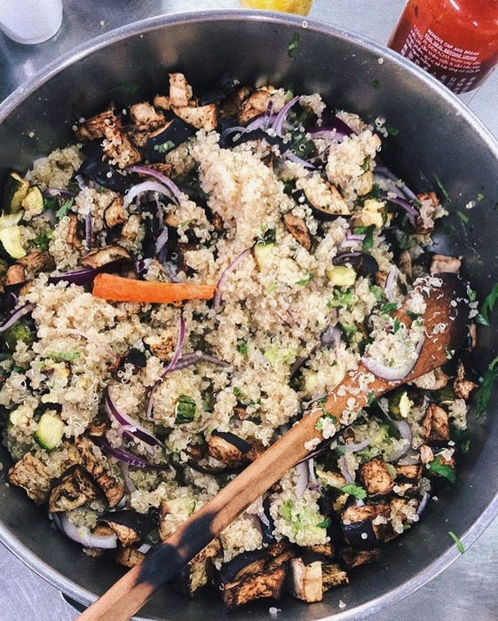 Buddha bowl de quinoa y vegetales asados