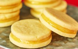 Alfajores de jengibre con relleno y cubierta de limón‏