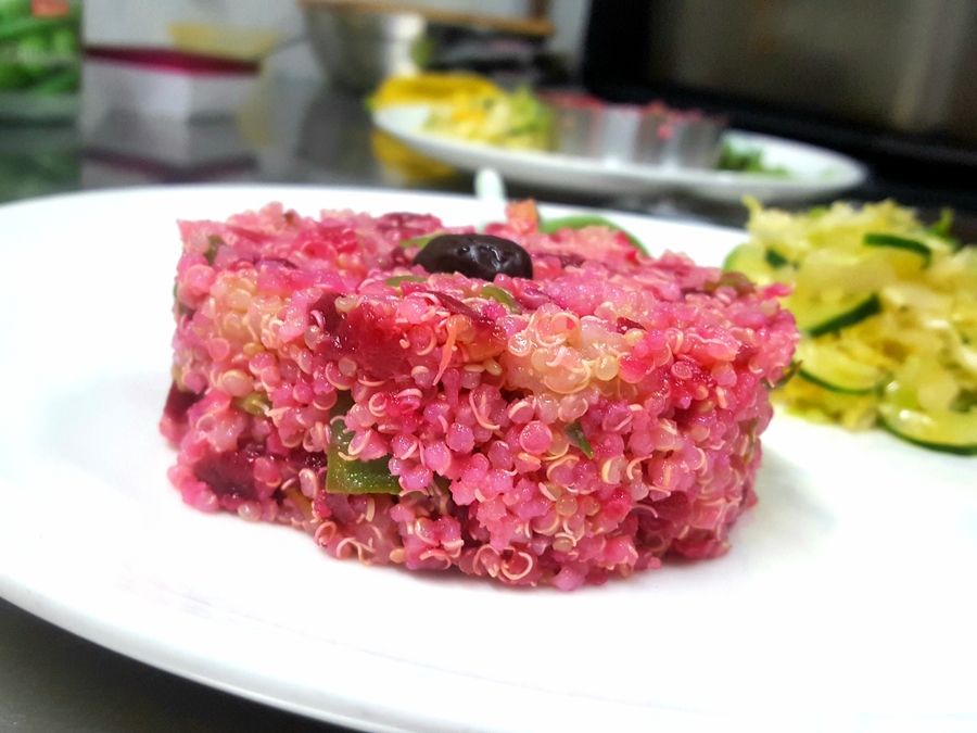 Tartar rosa de quinoa con aliño de 5 sabores