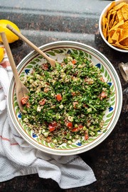 Ensalada de tabulé de quinoa y kale