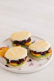 Arepas con frijoles negros