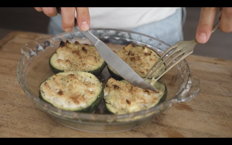 Calabacines rellenos con tofu y queso vegano