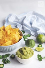 Tomatillo Salteado De Salsa Verde Con Aguacate