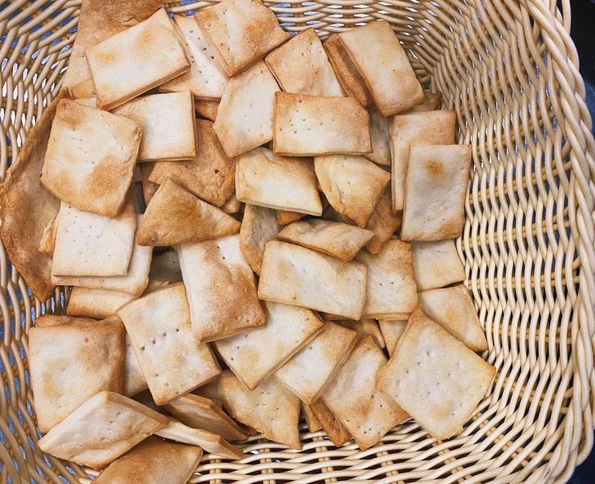 Crackers de agua veganas y crocantes