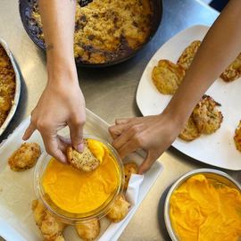 Nuggets de papa y mayonesa de zanahoria